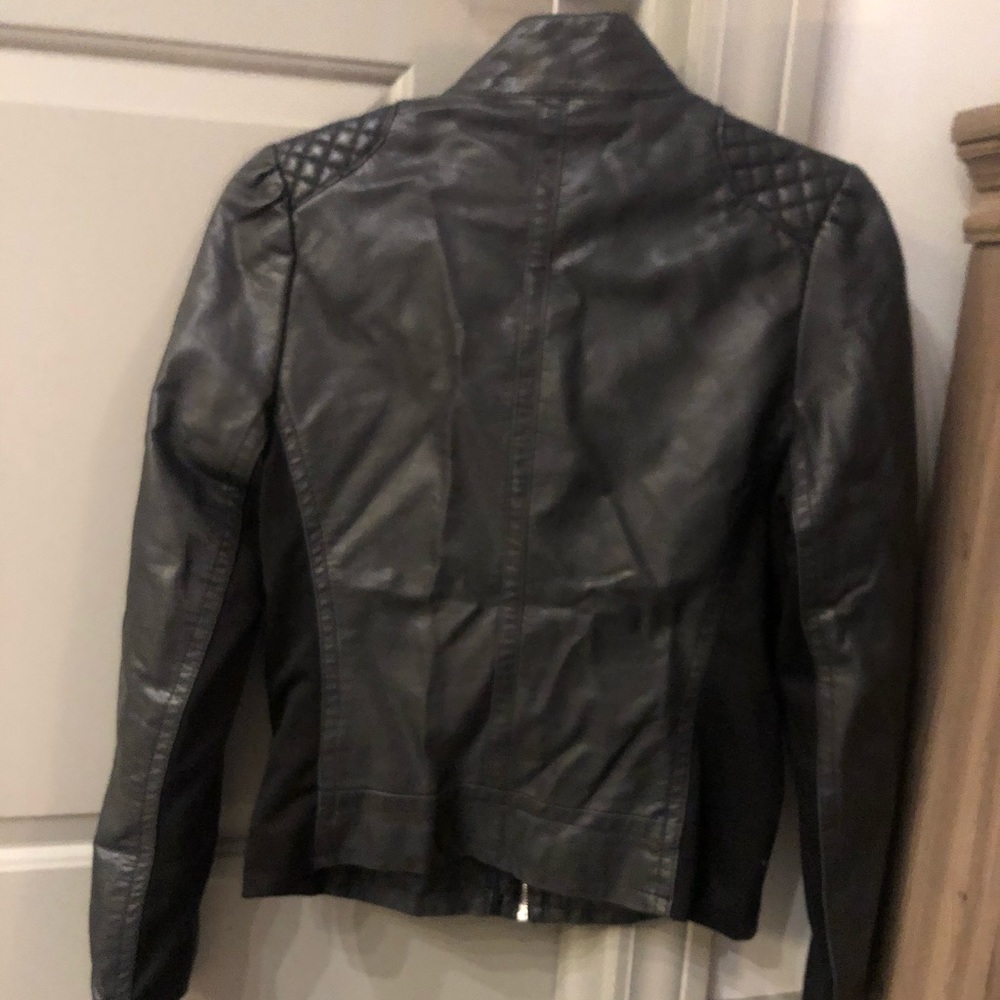Leather jacket - Picture 2 of 4